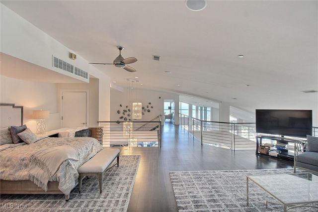 701 W Lakeside Avenue 1301, Cleveland, OH 44113