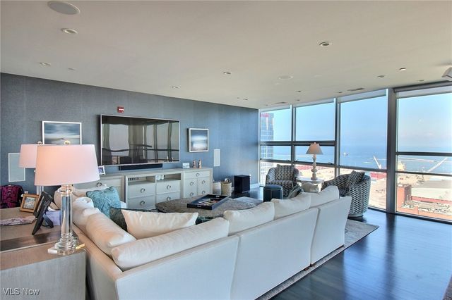 701 W Lakeside Avenue 1301, Cleveland, OH 44113