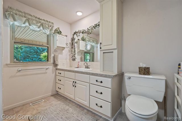 7200 N Seymour Road, Flushing, MI 48433