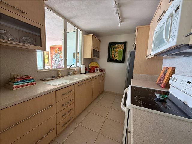 26 LUQUILLO BEACH BLVD. PH B, Luquillo, PR 00773