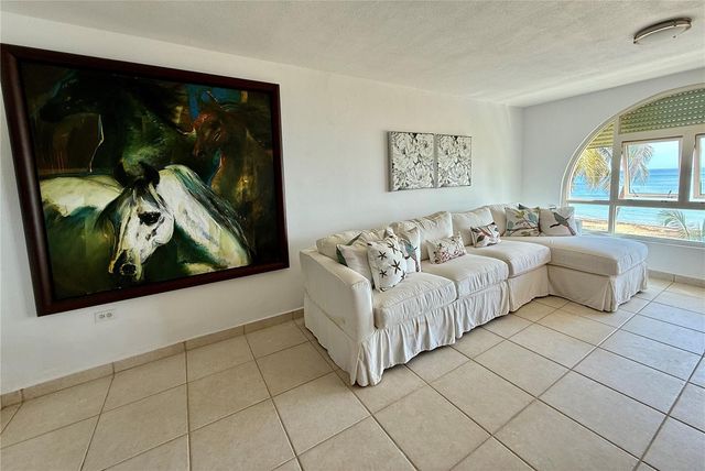 26 LUQUILLO BEACH BLVD. PH B, Luquillo, PR 00773