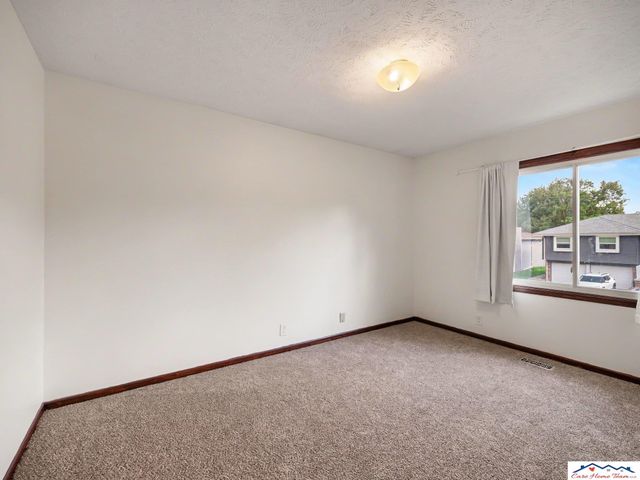 8712 Monroe Street, Ralston, NE 68127