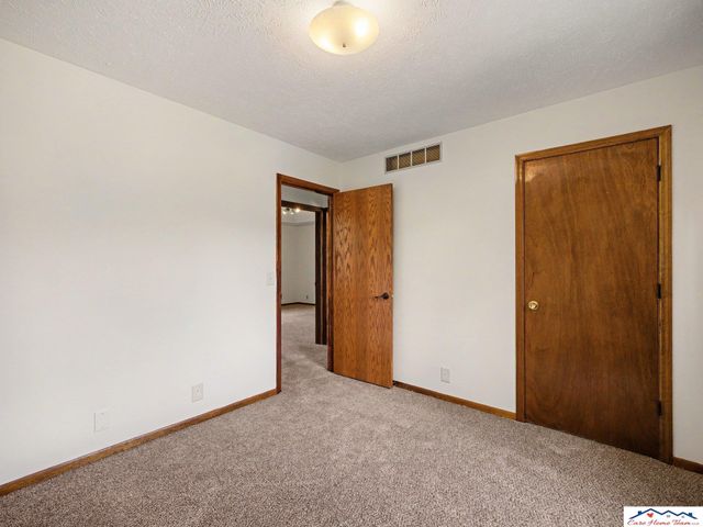 8712 Monroe Street, Ralston, NE 68127