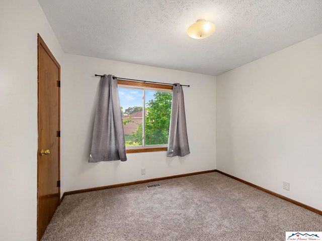 8712 Monroe Street, Ralston, NE 68127