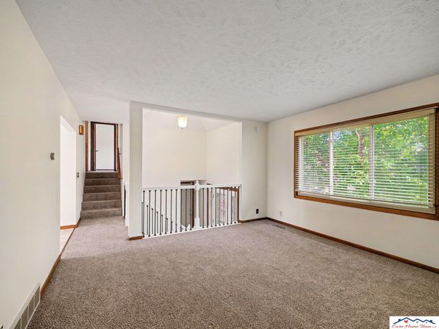 8712 Monroe Street, Ralston, NE 68127