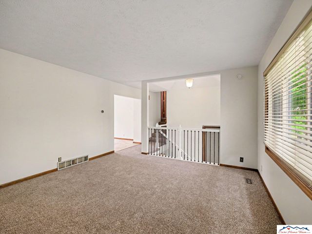 8712 Monroe Street, Ralston, NE 68127