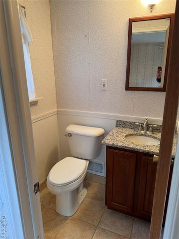 32402 Dunford Street, Farmington Hills, MI 48334