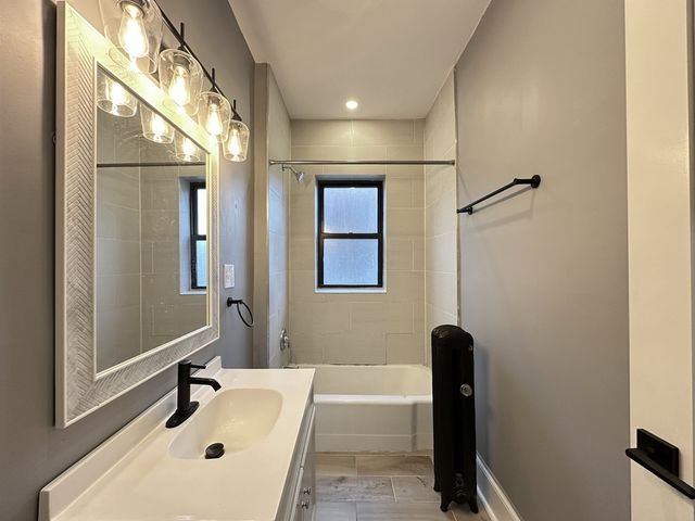 639 W Cornelia Avenue 2S, Chicago, IL 60657