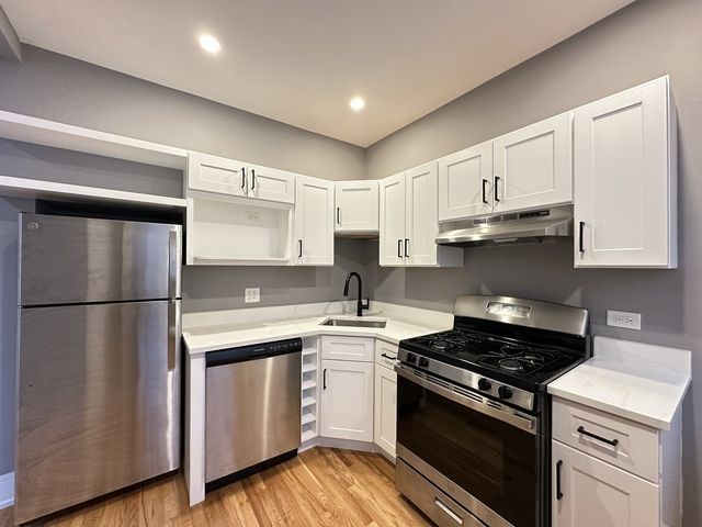 639 W Cornelia Avenue 2S, Chicago, IL 60657