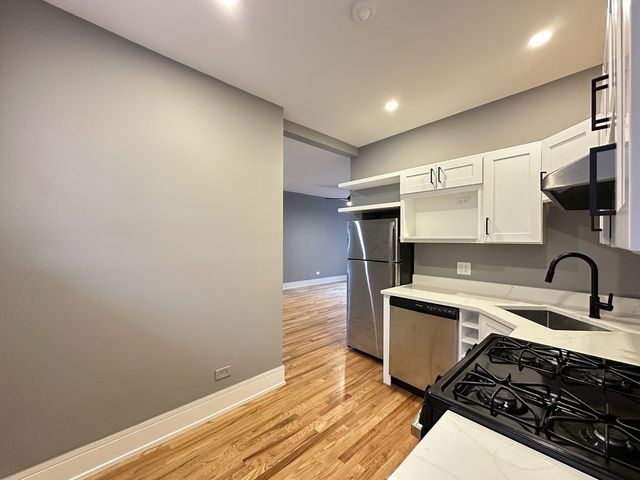 639 W Cornelia Avenue 2S, Chicago, IL 60657