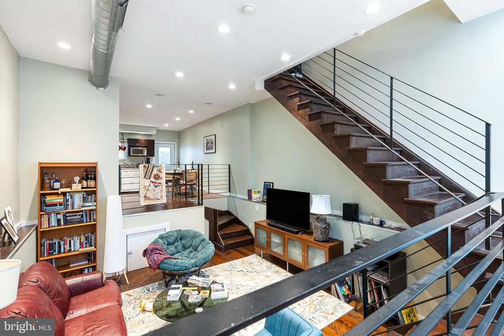 1009 S CHADWICK ST, PHILADELPHIA, PA 19146 — photo 5