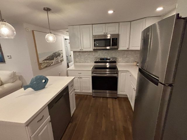 54 Boxberry Ln, Yarmouth, MA 02673