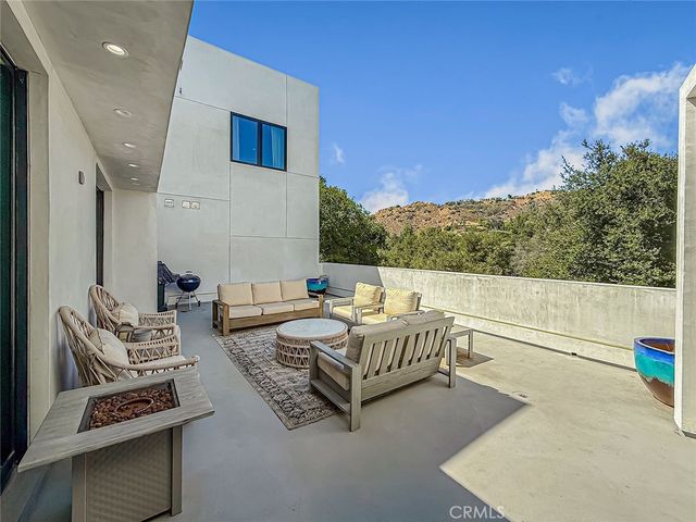 158 Bell Canyon Road, Bell Canyon, CA 91307