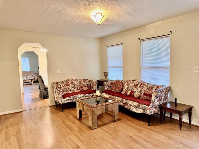 4615 Cresant Lane, Douglasville, GA 30135