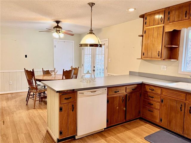 4615 Cresant Lane, Douglasville, GA 30135