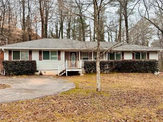 4615 Cresant Lane, Douglasville, GA 30135