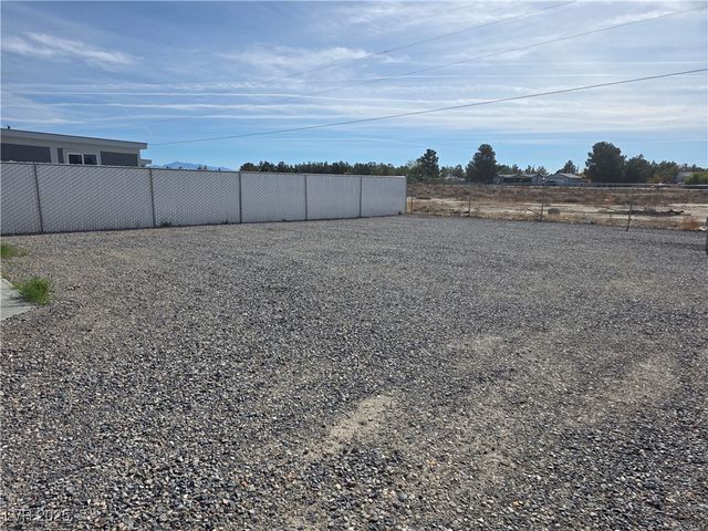 1611 East Gamebird Road B, Pahrump, NV 89048