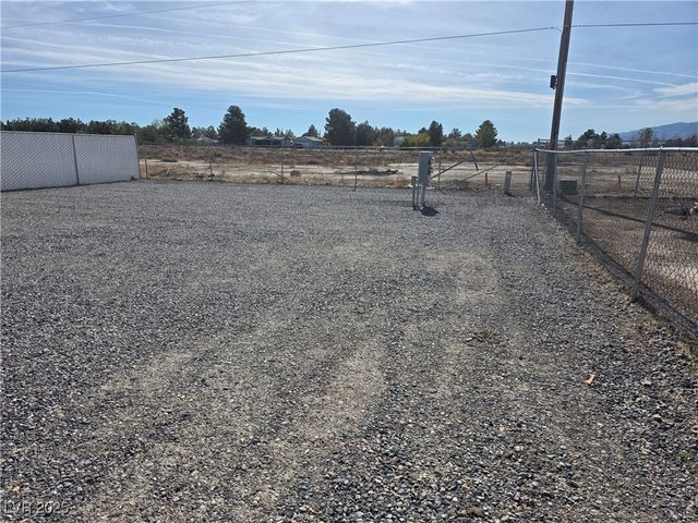 1611 East Gamebird Road B, Pahrump, NV 89048