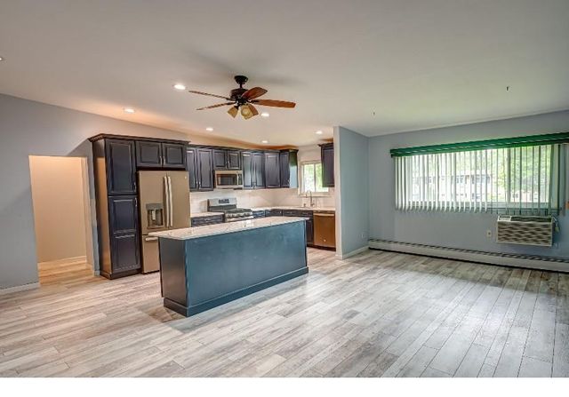 744 Deer Park Avenue 5F, North Babylon, NY 11703