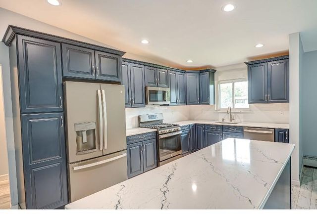 744 Deer Park Avenue 5F, North Babylon, NY 11703