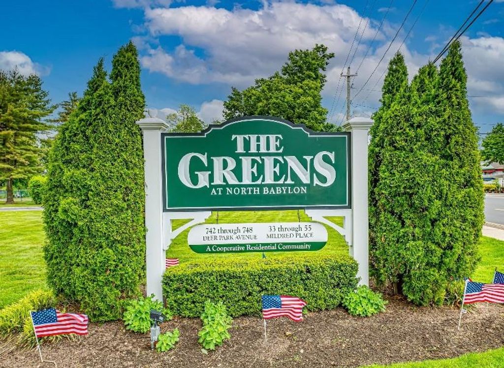 744 Deer Park Avenue 5F, North Babylon, NY 11703