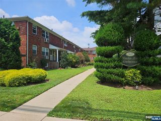 1307 Inwood Terrace 17, Fort Lee, NJ 07024