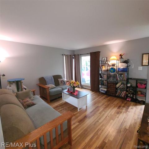 698 Shenandoah Drive, Clawson, MI 48017