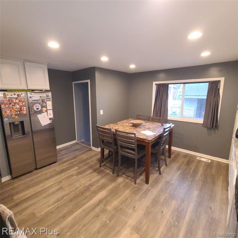 698 Shenandoah Drive, Clawson, MI 48017