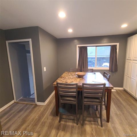 698 Shenandoah Drive, Clawson, MI 48017