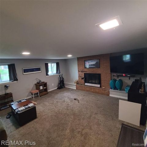 698 Shenandoah Drive, Clawson, MI 48017