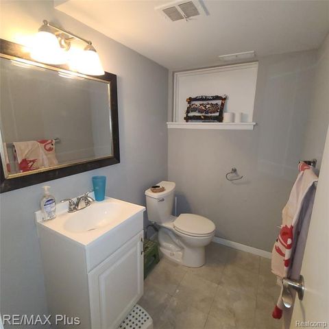 698 Shenandoah Drive, Clawson, MI 48017