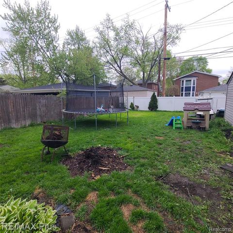 698 Shenandoah Drive, Clawson, MI 48017