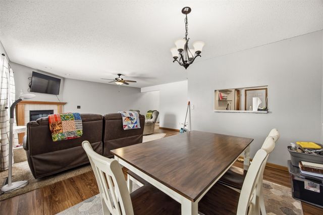 2615 Pheasant Ridge Court, Marion, IA 52302