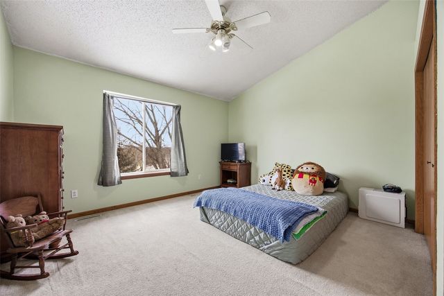 2615 Pheasant Ridge Court, Marion, IA 52302