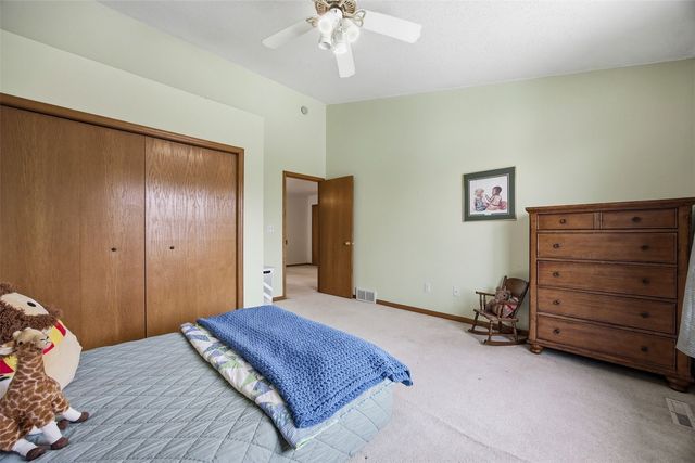 2615 Pheasant Ridge Court, Marion, IA 52302