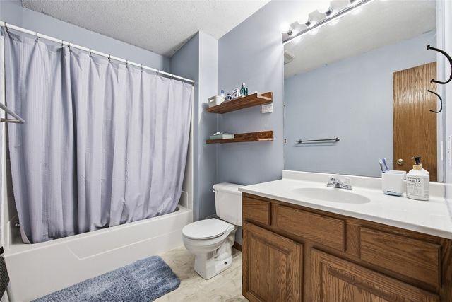 2615 Pheasant Ridge Court, Marion, IA 52302