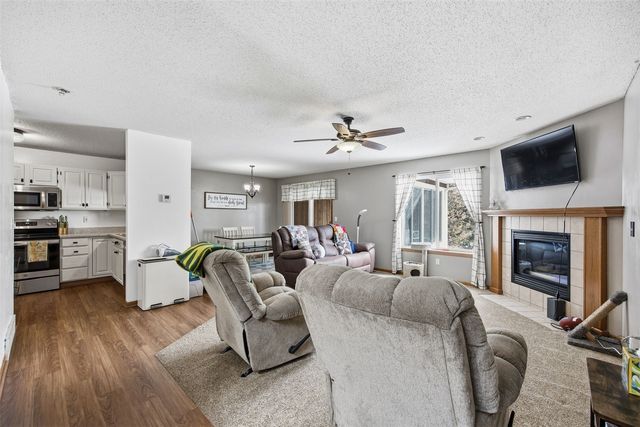 2615 Pheasant Ridge Court, Marion, IA 52302