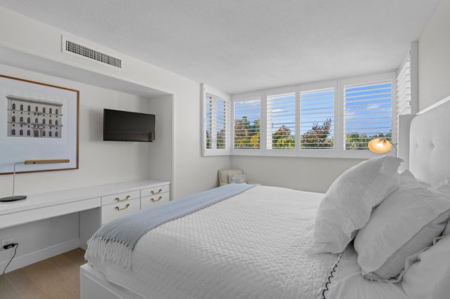 223 Atlantic Avenue 4e, Palm Beach, FL 33480