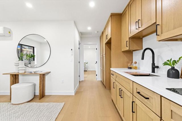 3920 Park Boulevard, Palo Alto, CA 94306