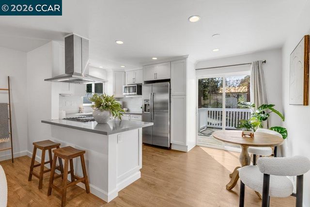 2472 Monterey Ave, Martinez, CA 94553