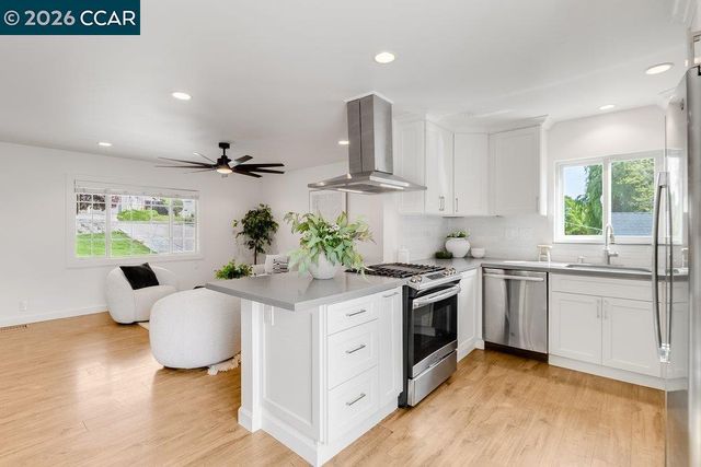 2472 Monterey Ave, Martinez, CA 94553