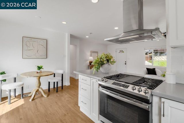 2472 Monterey Ave, Martinez, CA 94553