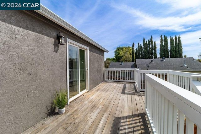 2472 Monterey Ave, Martinez, CA 94553