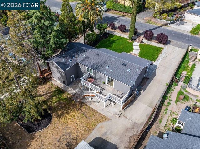 2472 Monterey Ave, Martinez, CA 94553