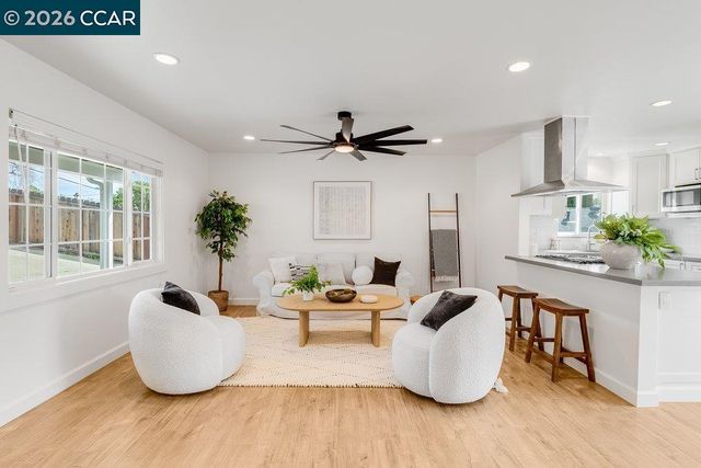 2472 Monterey Ave, Martinez, CA 94553