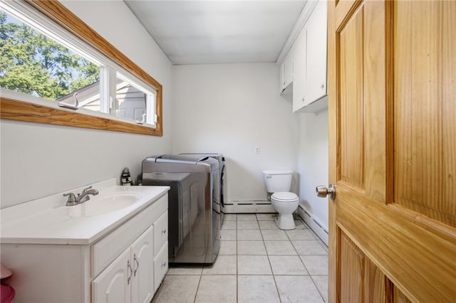 95 Uxbridge Street, Cranston, RI 02920