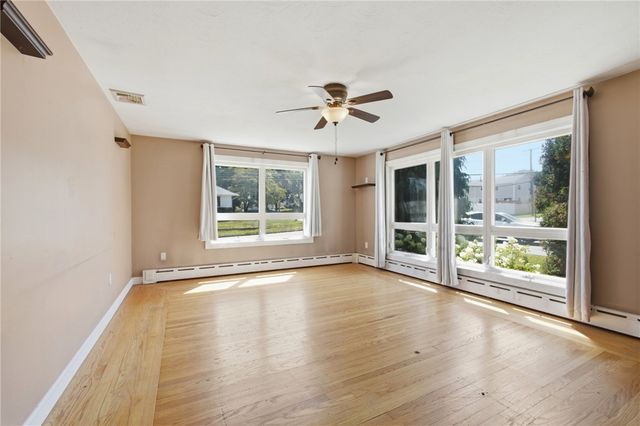 95 Uxbridge Street, Cranston, RI 02920