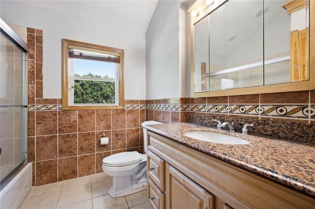 95 Uxbridge Street, Cranston, RI 02920