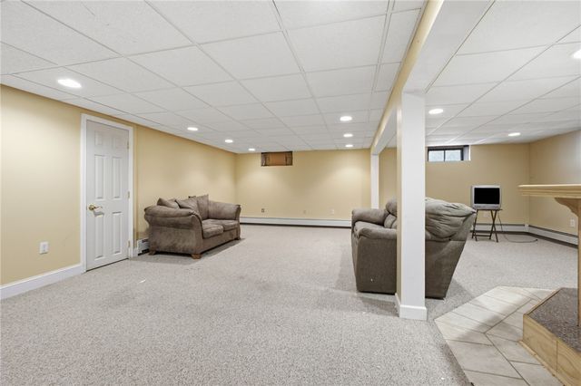 95 Uxbridge Street, Cranston, RI 02920