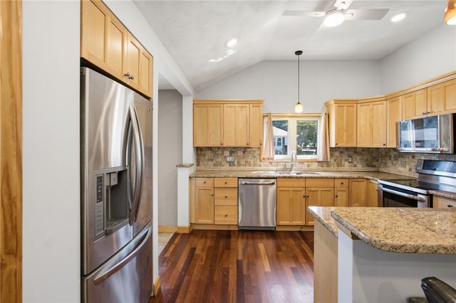 95 Uxbridge Street, Cranston, RI 02920